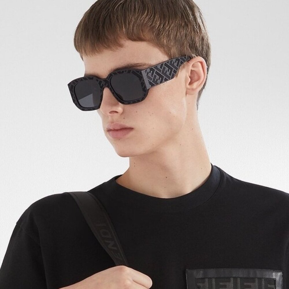 Fendi SHADOW Women Sunglasses Geometric Matte Black Grey FE40113I 02A BRAND NEW - Picture 10 of 12